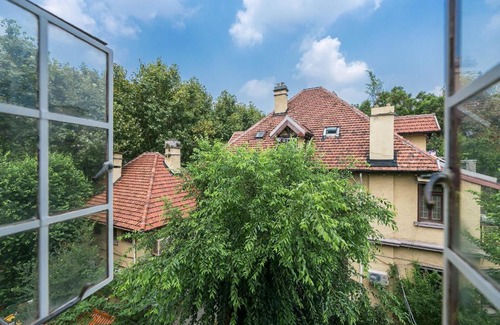Huaihai Road Commercial Area Apartment | Discover Chez Moi: Family-Friendly French Retreat