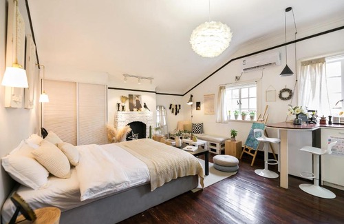 Huaihai Road Commercial Area Apartment | Discover Chez Moi: Family-Friendly French Retreat
