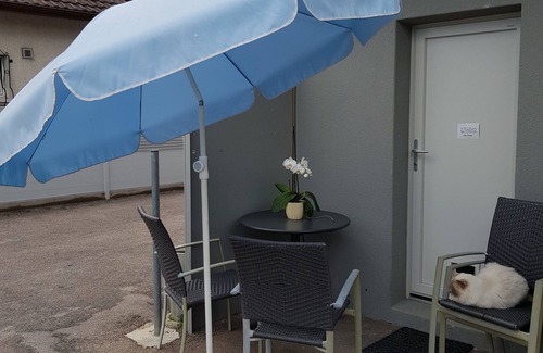 Bevaix Apartment | Experience Comfort at Chez Moumie: Pool, Spa & Ocean Views