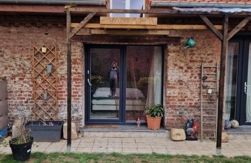 Frevillers House | Welcoming Stay at Chez Mumu: Pet Friendly & Pool Access