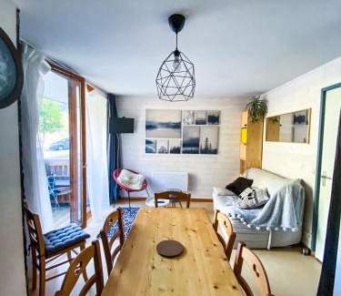 Termignon Apartment | Beachfront Escape at Chez Nello et Zia - Pet Friendly Stay