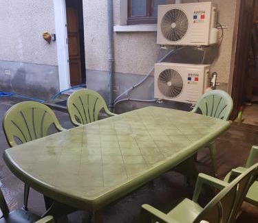 Beaulieu-sur-Loire House | Pet-Friendly Stay at Chez Nino with Free WiFi!