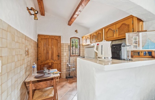 Puget-sur-Argens Apartment | Chez Nous Baraille - Appt climatisé avec piscine