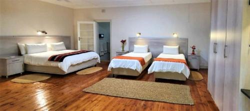 Dundee House | Inviting Chez Nous Bed and Breakfast with Spa & Family Amenities