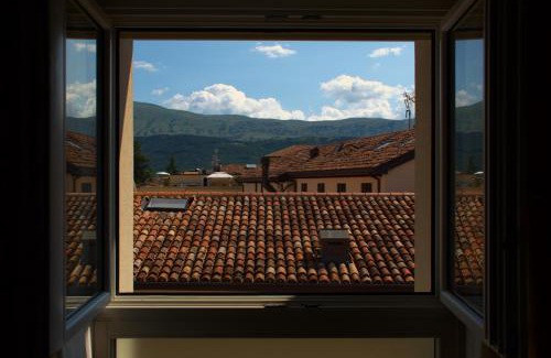L'Aquila Apartment | Perfect Getaway at Chez Nous L'Aquila - Pet Friendly Retreat