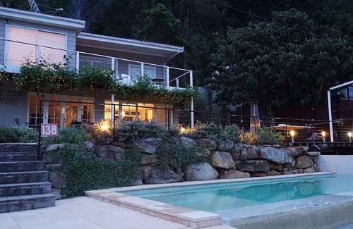 Sydney House | Chez Nous Waterfront Cottage