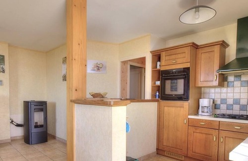 Condrieu House | Guest Rated: Perfect Getaway House with Spa & Breakfast