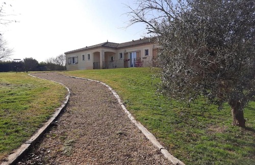 Montignac House | Discover Chez Papi à Lascaux: Family-Friendly Retreat