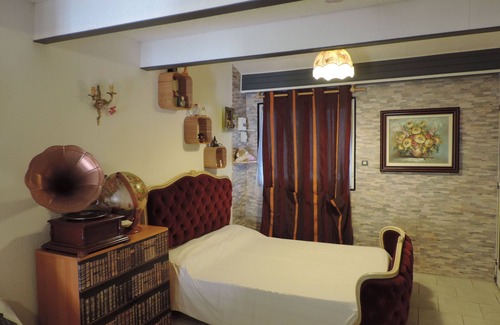 Saint-Chef House | Relax at Chez Papy et Mamy - Family-Friendly Getaway!