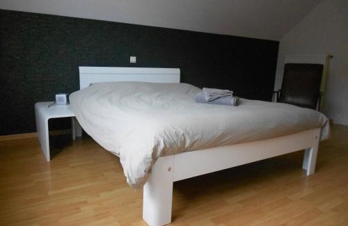 Ypres Bed & Breakfast | Highly Rated Chez Paul with Kitchen Amenities Awaits You