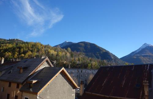 Briancon Apartment | Family-Friendly Stay at Chez Petit Louis in City Center