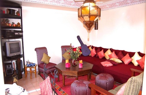 Douar Sidi Youssef Ben Ali House | Family-Friendly Retreat at Chez Peyo for Memorable Getaways