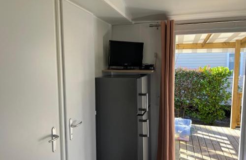Gastes Apartment | Stay at Chez Phil: Oceanfront Paradise with Pool & Hot Tub