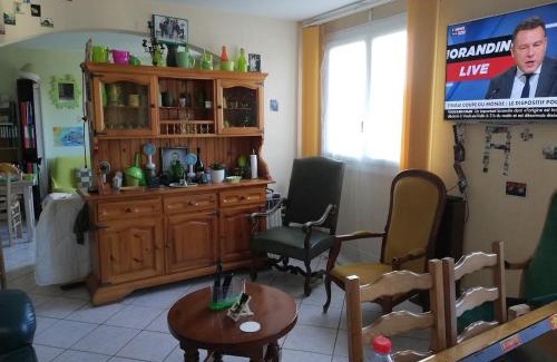Verneuil-sur-Avre Bed & Breakfast | Inviting Stay at CHEZ RÉMY with Ocean View and Spa
