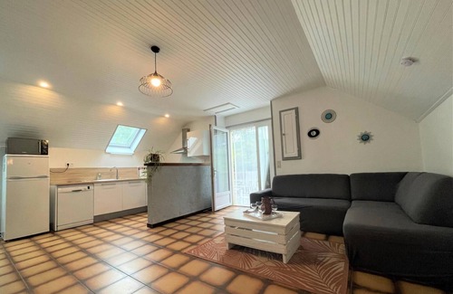 Sainte-Colome House | Pet-Friendly Stay at Chez Rechou 1 in Sainte-Colome