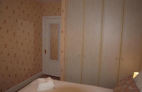Drogheda Bed & Breakfast | Inviting Chez Sé: Guest Rated 9/10 with Breakfast Included