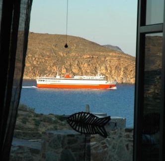 Serifos Villa | Elegant Aegean Pearl House: 5 Min to the Beach & Rated 9.4