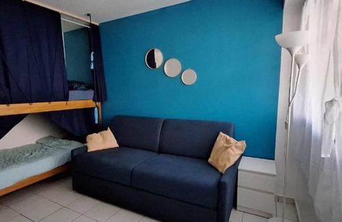 Vauban House | Cozy Family Retreat at Chez Soumeya with Kitchen Access