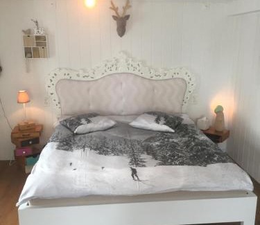 Lohn-Ammannsegg Bed & Breakfast | Relax at Chez Sven - Studio 'Le Grand' with Ocean View