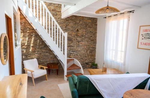 Port-Vendres Apartment | Beachfront Bliss at Chez Terry with Ocean Views