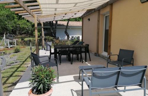 Vensac House | Family-Friendly Retreat at Chez Véro - Rated 8/10