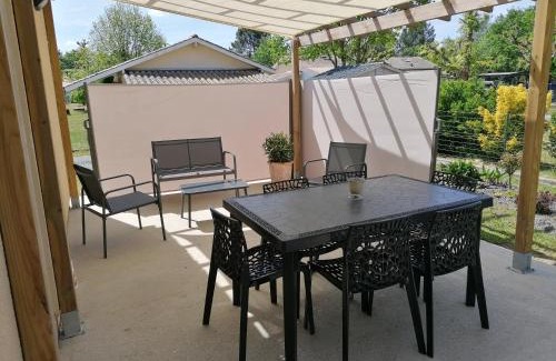 Vensac House | Family-Friendly Retreat at Chez Véro - Rated 8/10