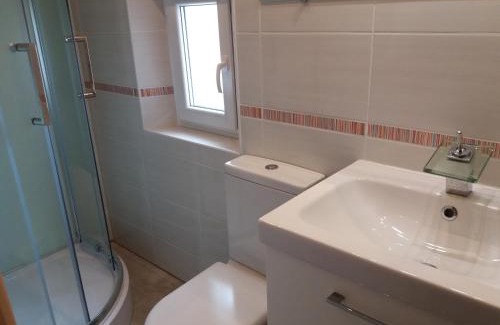 Aubagne Bed & Breakfast | Cozy Chez Véro - Private Room with Ocean Views near Cassis