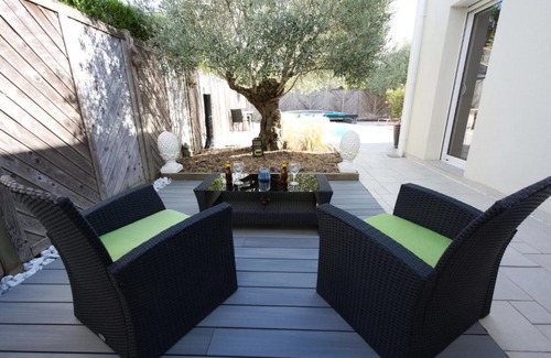 Chantrerie-Gachet Bed & Breakfast | Elegant Stay at Chez Victoria Nantes Erdre with Pool