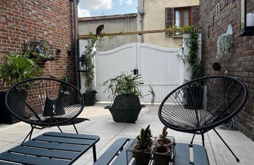 Evreux House | Pet-Friendly Stay at Chez Violette - Rated 9.8 by Guests