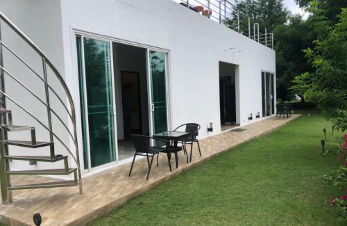 Chiang Khan Apartment | Experience Chiang Khan Riverside Bungalows - Family-Friendly Stay