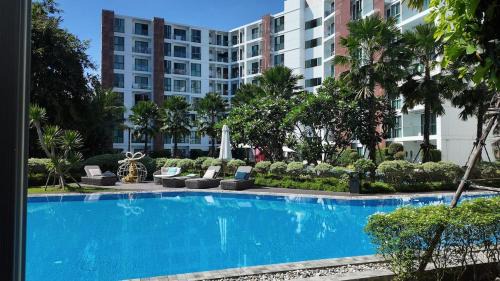 Chiang Mai Apartment | Chiang Mai C8 Vacation Apartment High Floor with Swimming pool landscape Room Preferred Residence