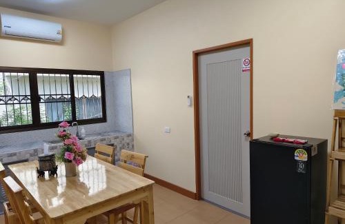 Old City House | Chiang Mai Downtown Privacy Home