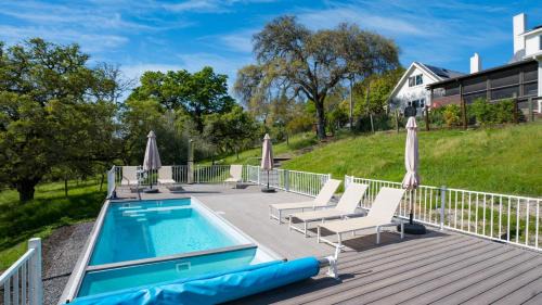 Cloverdale House | Serene Chianti by AvantStay Ranch with Pickleball & Pool