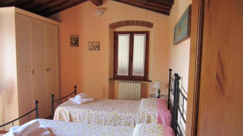 Pistoia House | Discover Chiardiluna: Oceanfront Retreat with Pool & Pets