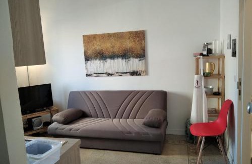 Fuorigrotta Apartment | Pet-Friendly Chiarini22 Apartments with Breakfast Included