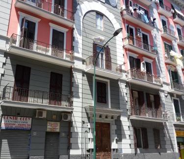 Fuorigrotta Apartment | Pet-Friendly Chiarini22 Apartments with Breakfast Included