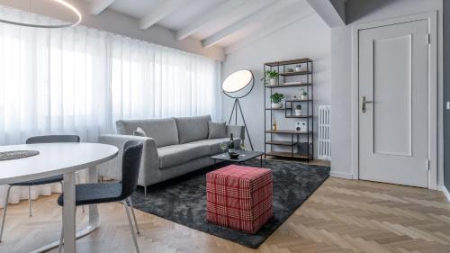 Sant'Eustacchio Apartment | Chiaroscuro