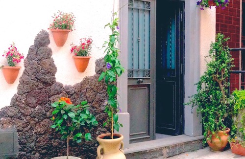 Aci Trezza House | Discover Chibedda Lia: Oceanfront Bliss Awaits You