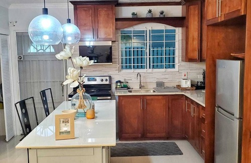 Molynes Gardens Apartment | Chic 1-Bedroom Apartment in Kingston with AC, WiFi, and pool