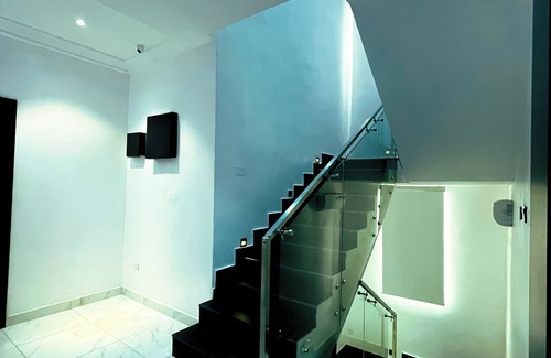 Lekki Phase 1 Apartment | Chic 1-bedroom apartment with Wifi, in Lekki