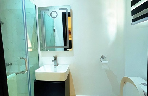 Lekki Phase 1 Apartment | Chic 1-bedroom apartment with Wifi, in Lekki