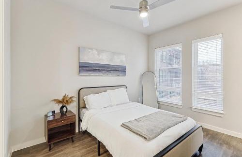 Fort Worth Apartment | Chic 1BD Loft Near Sundance Square with Pool & Gym