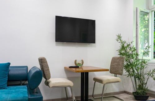Stuwerviertel Apartment | Modern 1BR Apartment Steps from Vienna's Amusement Park