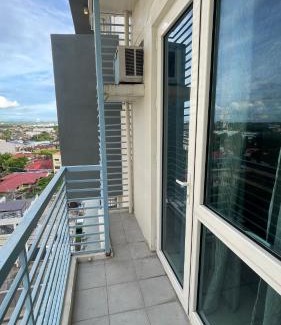 Iloilo House | Chic 1BR Getaway with Twin Balcony Charm