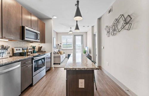Montopolis Apartment | Stylish 1BR King Suite Near Downtown with Fast WiFi