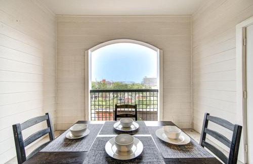 Astrodome Apartment | Stylish 1BR Getaway Near NRG with Pool & Free Parking