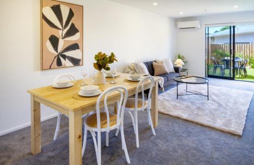 Henderson Apartment | Trendy 2-Bed Gem near Trust Arena - Family Friendly Stay