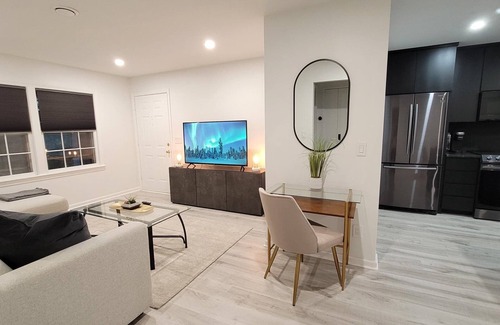 Rosewood Condo | Trendy 2-Bedroom Getaway near Fort Jackson & USC