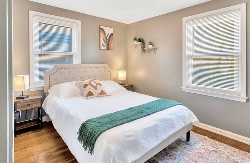 Grosse Pointe House | Chic 2-Story Brick House w/ Office Space