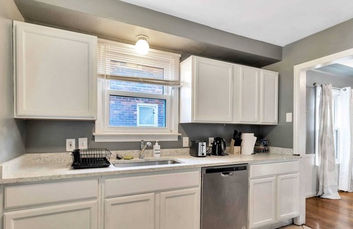 Grosse Pointe House | Chic 2-Story Brick House w/ Office Space